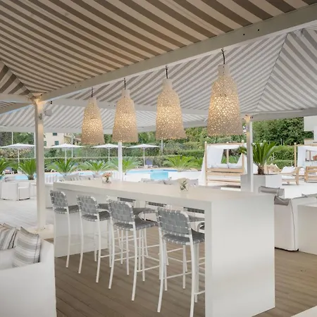 Dei Marmi Hotel